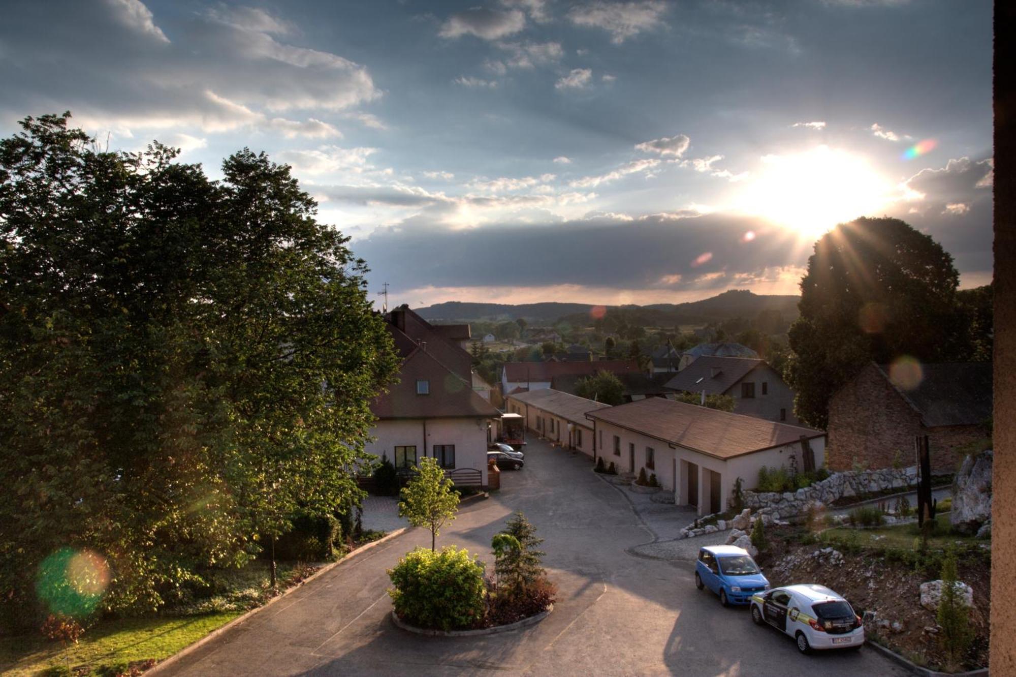 Resort Jura Kroczyce Esterno foto